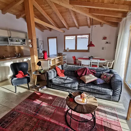 Дом отдыха Modernes Mit Terrasse Und Parkplatz In Den Alpen