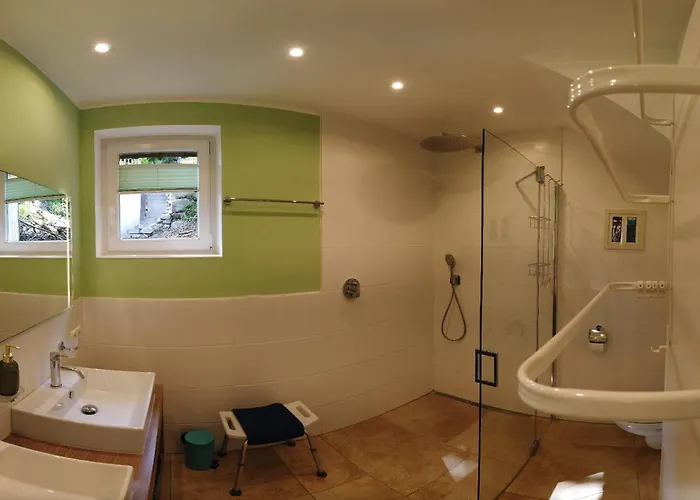 Modernes Mit Terrasse Und Parkplatz In Den Alpen * Кирхберг