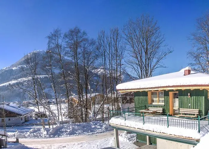 Modernes Mit Terrasse Und Parkplatz In Den Alpen * Кирхберг