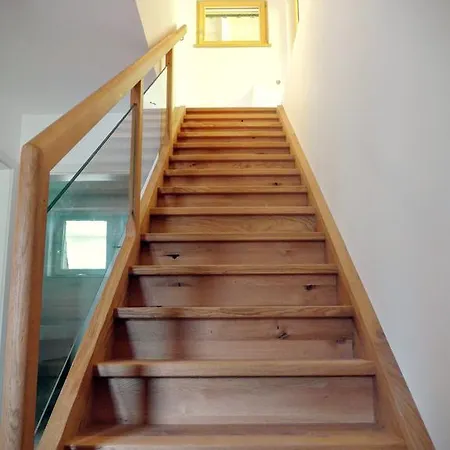 Modernes Mit Terrasse Und Parkplatz In Den Alpen Hébergement de vacances