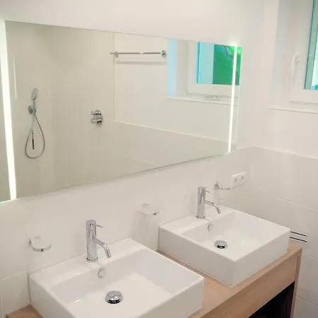 Modernes Mit Terrasse Und Parkplatz In Den Alpen * קירשברג אין טירול