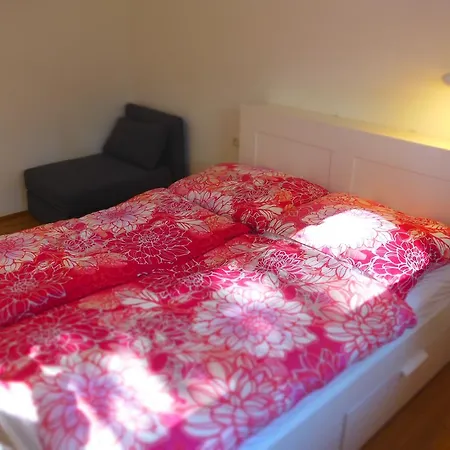 בית נופש Modernes Mit Terrasse Und Parkplatz In Den Alpen